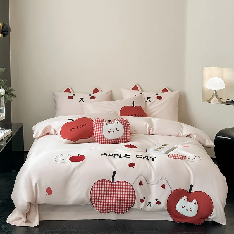 Children's bedding set with apple cat appliqués and quilted decorative pillowcase Stornfield