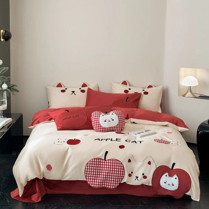 Children's bedding set with apple cat appliqués and quilted decorative pillowcase Stornfield