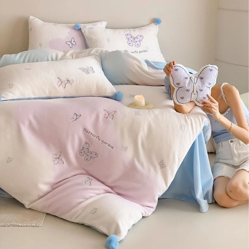 Children's bedding set with butterfly embroidery and pom pom details Stornfield