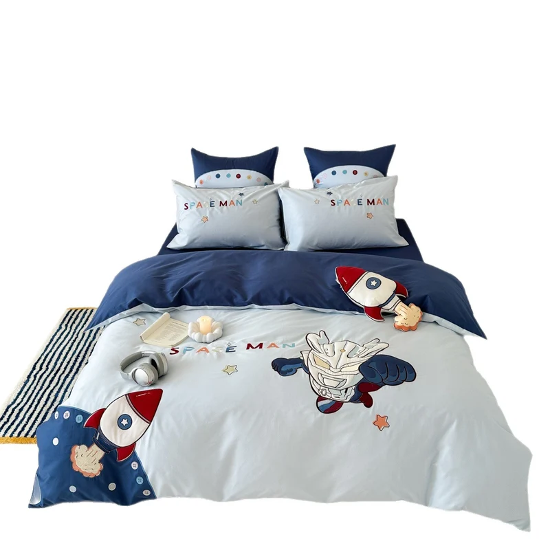 Children's bedding set with space travel appliqués and reversible function Stornfield