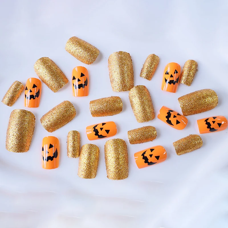 Halloween-Themed Nail Art Stornfield