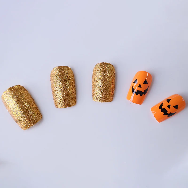 Halloween-Themed Nail Art Stornfield