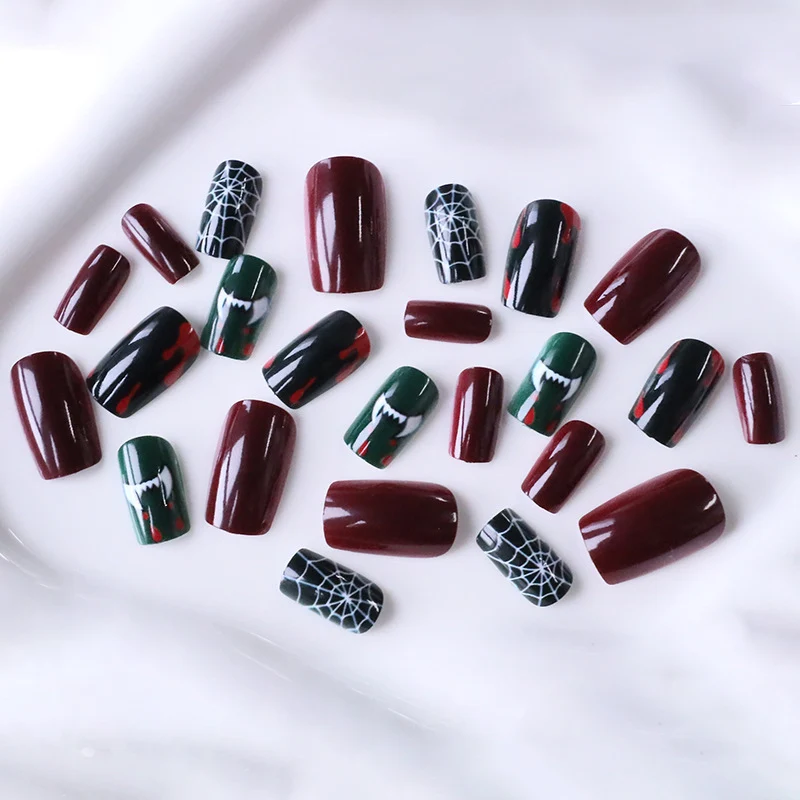 Halloween-Themed Nail Art Stornfield