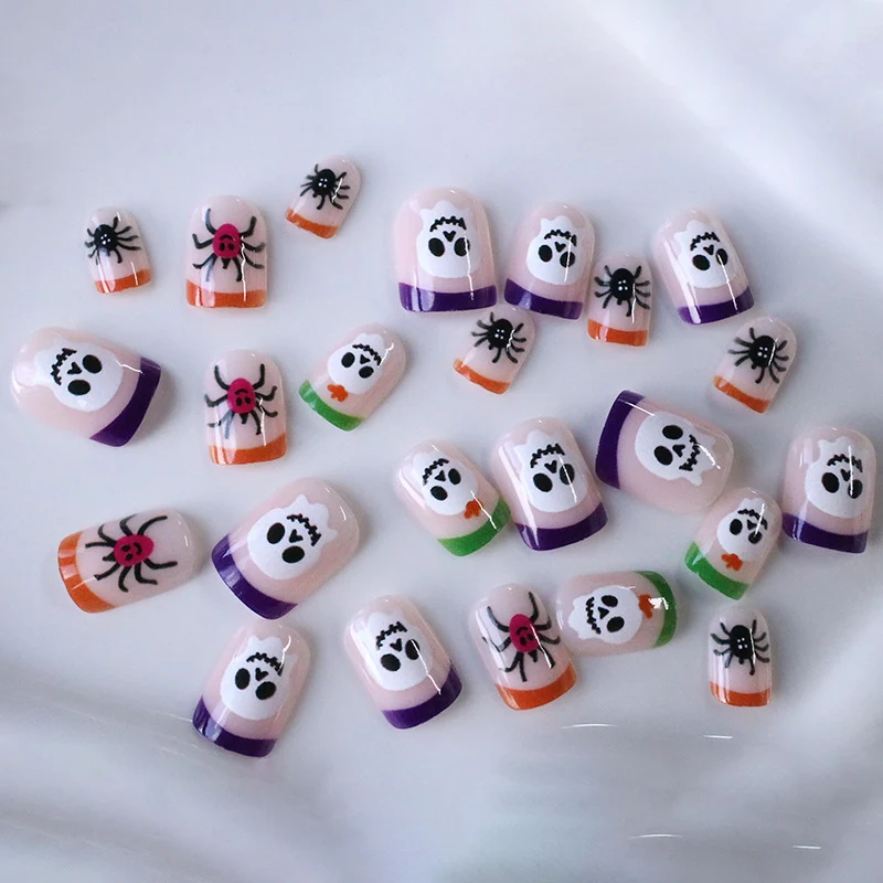 Halloween-Themed Nail Art Stornfield