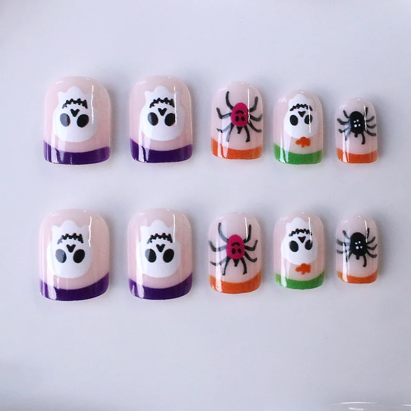Halloween-Themed Nail Art Stornfield