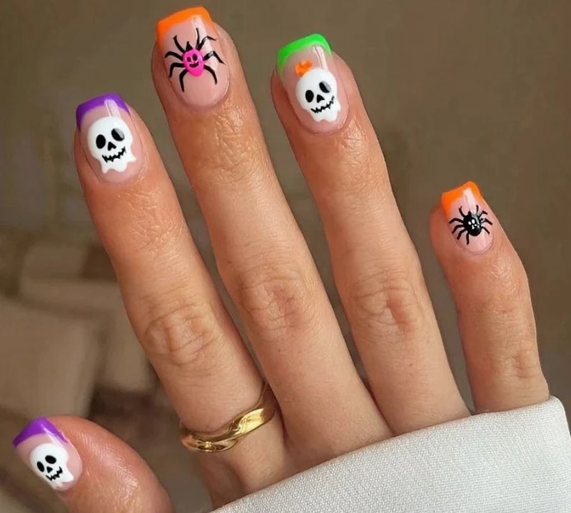 Halloween-Themed Nail Art Stornfield