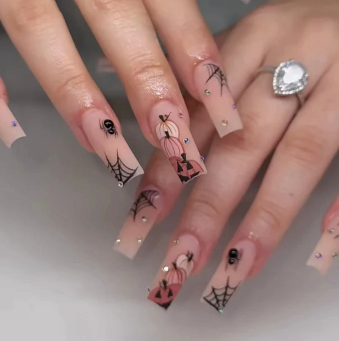 Halloween-Themed Decorative Nail Art Extensions Stornfield