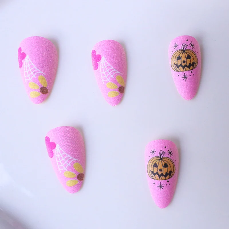 Halloween-Themed Decorative Nail Art Stornfield 1789915697