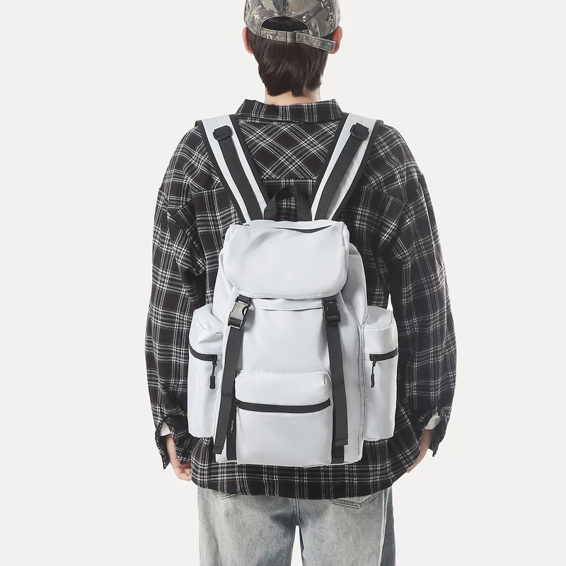 Vielseitiger Multi-Taschen-Rucksack Karnz