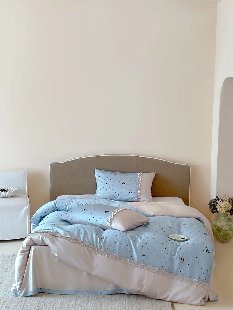 Bedding set made of cotton satin with frill edge, reversible function and fine polka dot print Stornfield