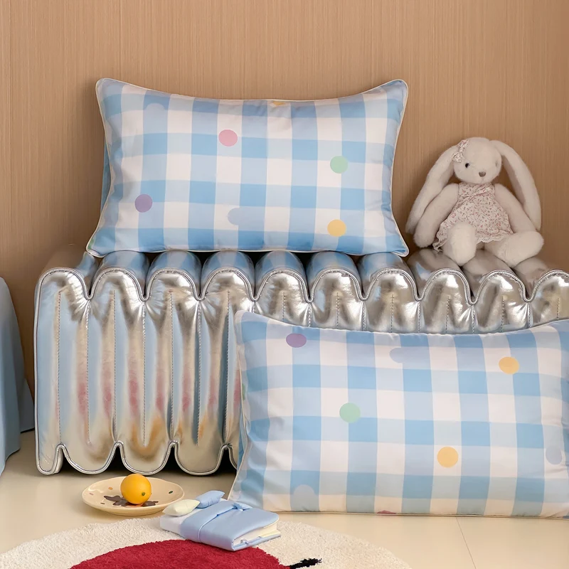 Bedding set made of cotton satin with Vichy check and colored dot accents Stornfield