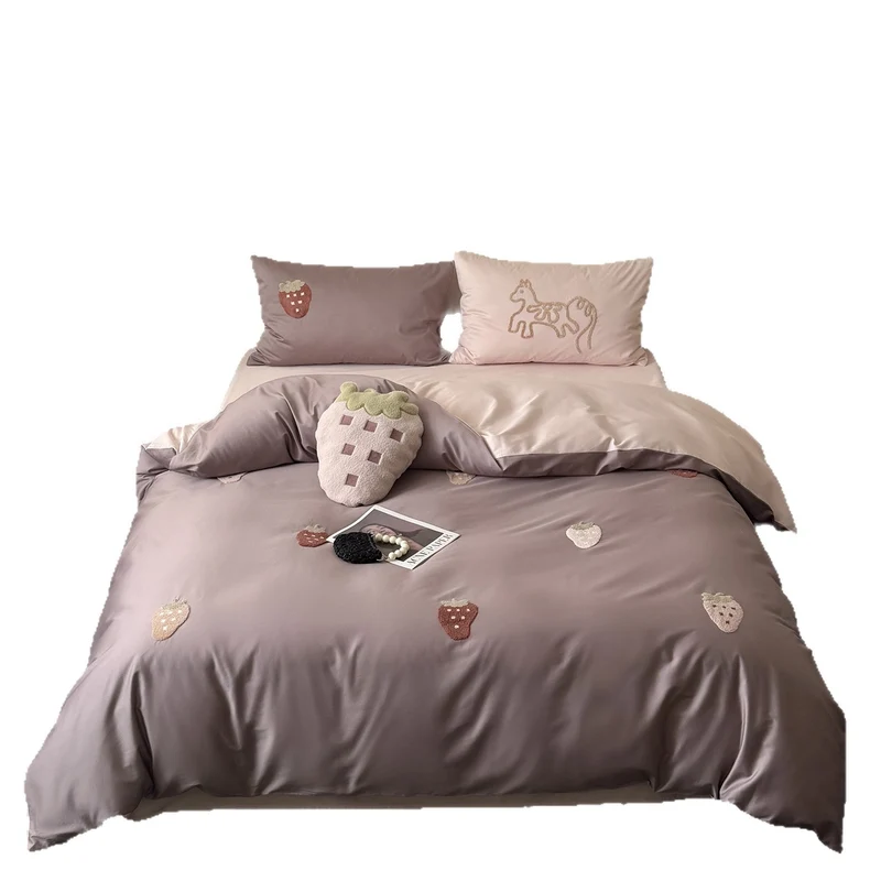 Bedding set made of cotton satin with embroidered strawberry appliqués and silky-matte finish Stornfield