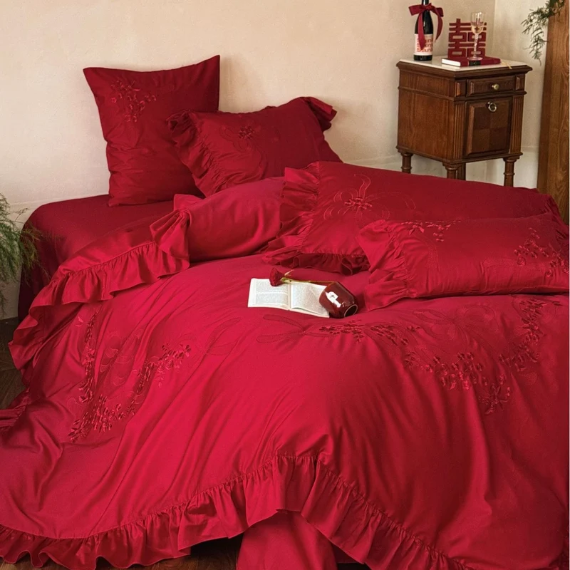 Cotton satin bedding set with decorative ruffles and fine relief embroidery Stornfield