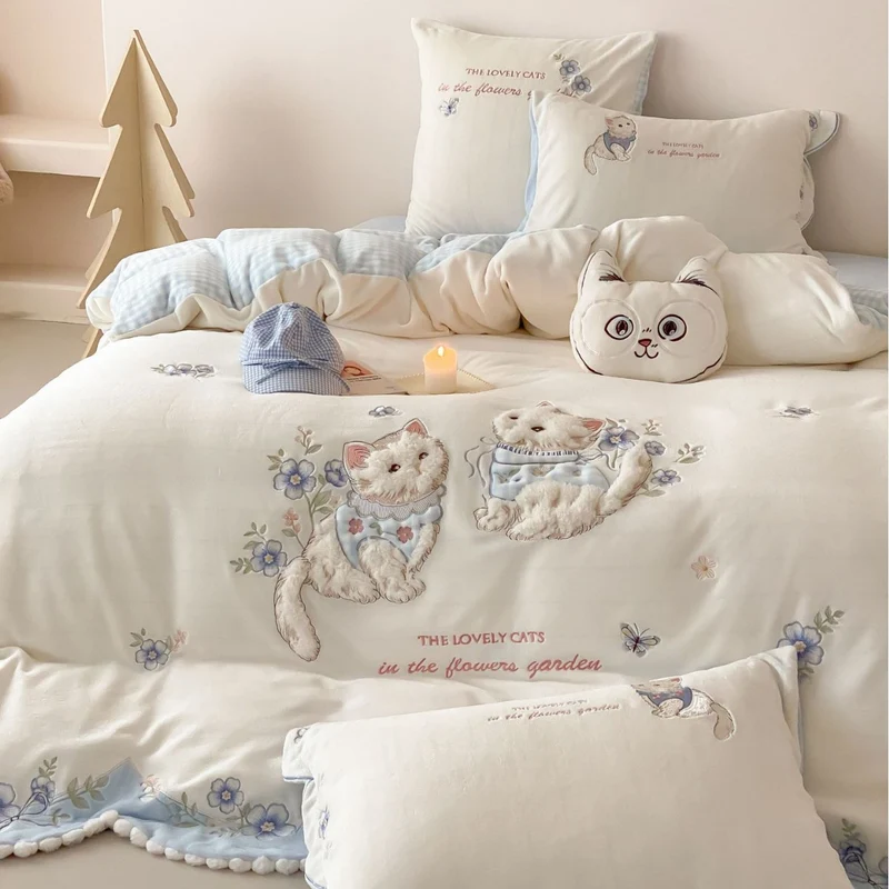 Delicate embroidered cotton bedding set with 3D cat applique and ruffle Stornfield