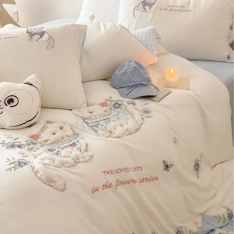 Delicate embroidered cotton bedding set with 3D cat applique and ruffle Stornfield