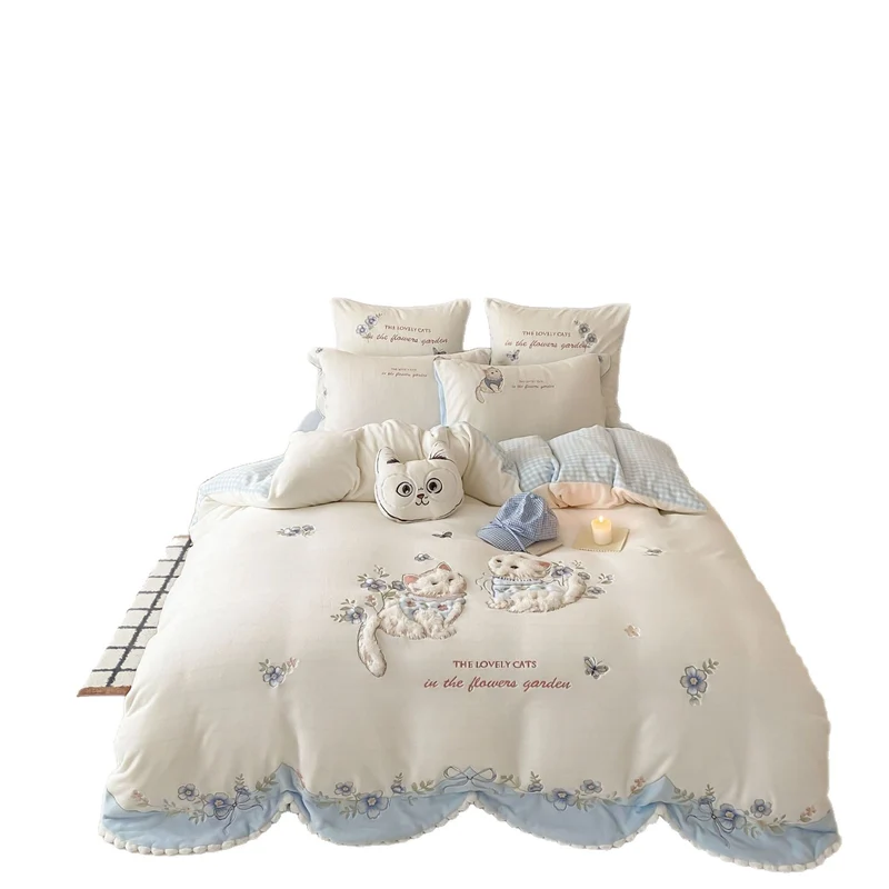 Delicate embroidered cotton bedding set with 3D cat applique and ruffle Stornfield