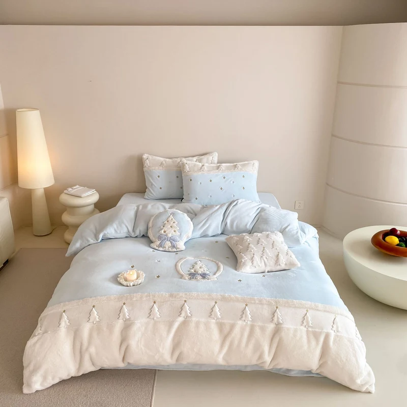 Winter cotton satin bedding set with 3D fir applications and teddy plush trim Stornfield