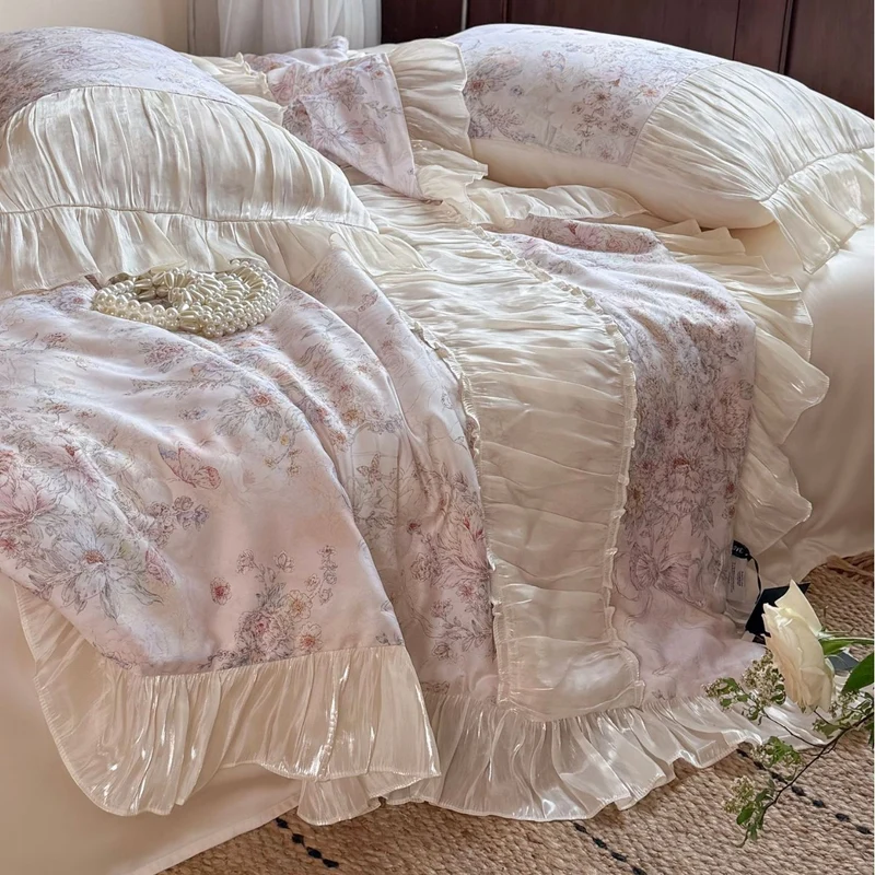Satin bedding set in vintage look with ruffle and floral jacquard Stornfield