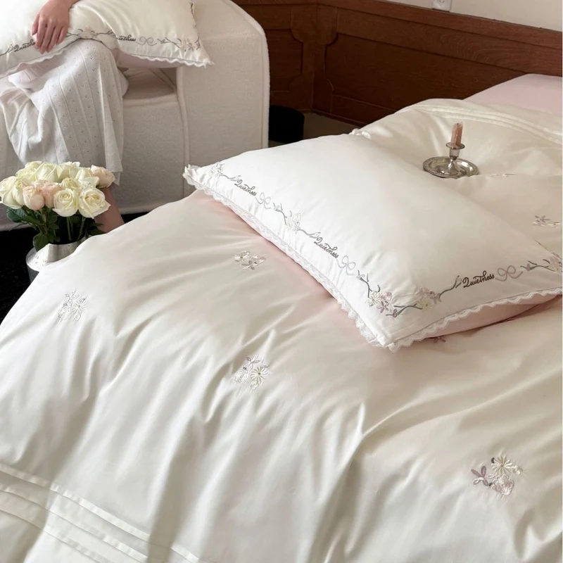 Luxurious fine cotton satin bedding set with delicate flower embroidery and frill pillow Stornfield