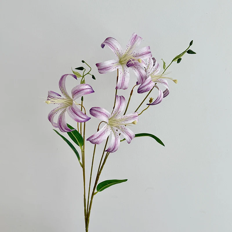 Künstlicher Lilienstrauß mit detailverliebten Blüten Karnz