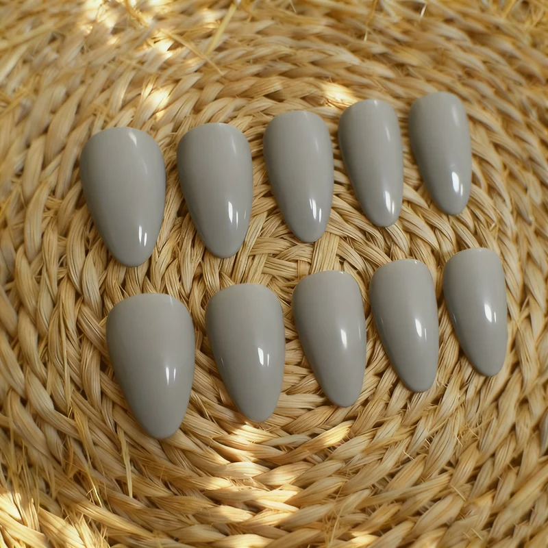 Stylish Almond Shape Nail Art Stornfield