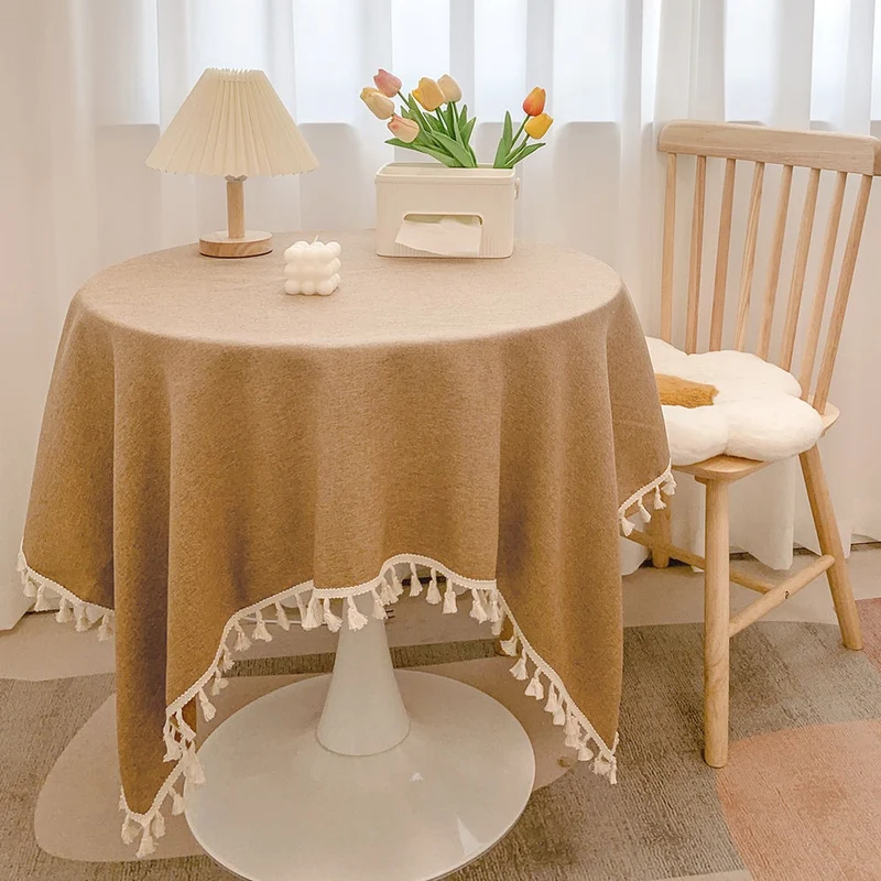 Runde strukturierte Tischdecke mit Quastenbesatz und Leinen-ähnlichem Drapierfinish