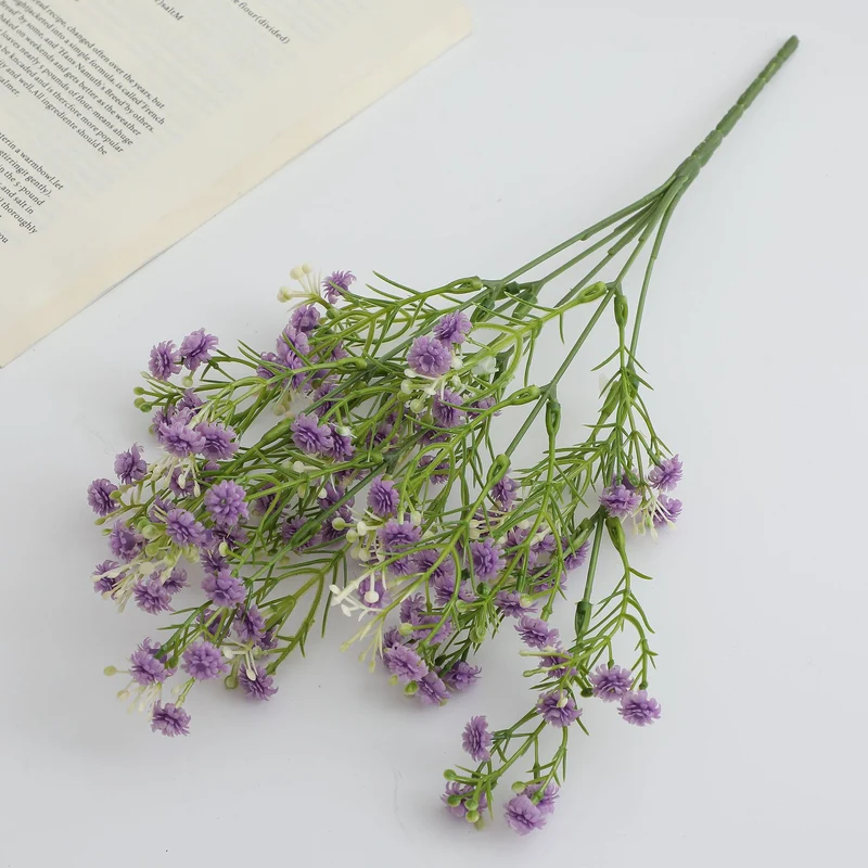 Dekorativer Kunstblütenzweig mit filigranen lila Blüten Karnz