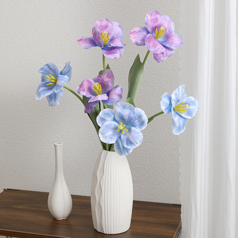 Künstliche Tulpenblüte mit detaillierten Blütenblättern Karnz