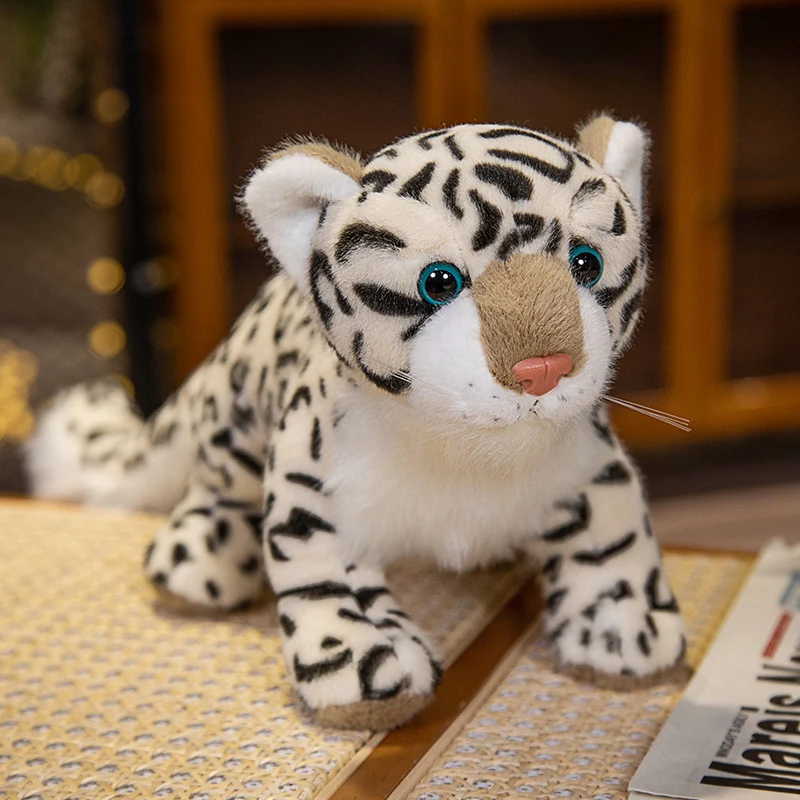 Plush Snow Leopard Bag Charm with Soft Faux-Fur and Detachable Strap Stornfield