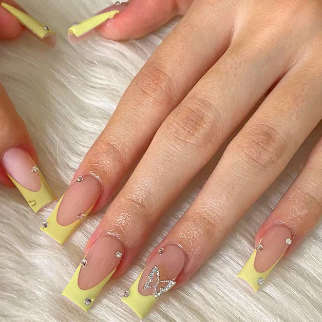 Glamorous Rhinestone Nail Art Stornfield