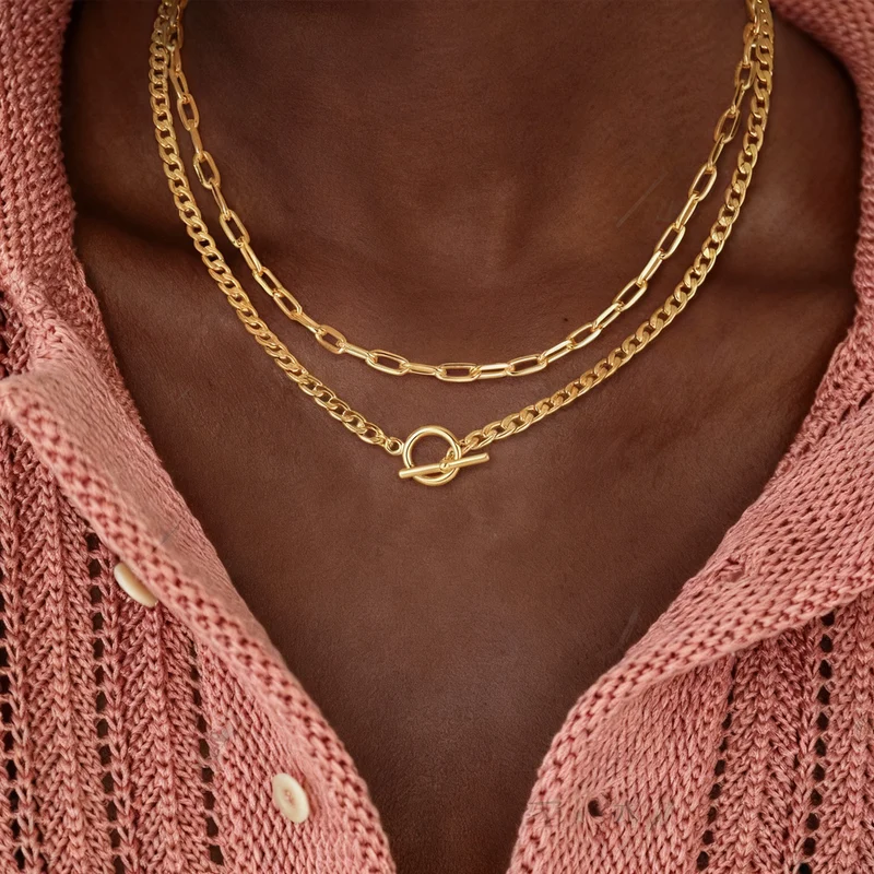 Pearl necklace with acrylic pendant