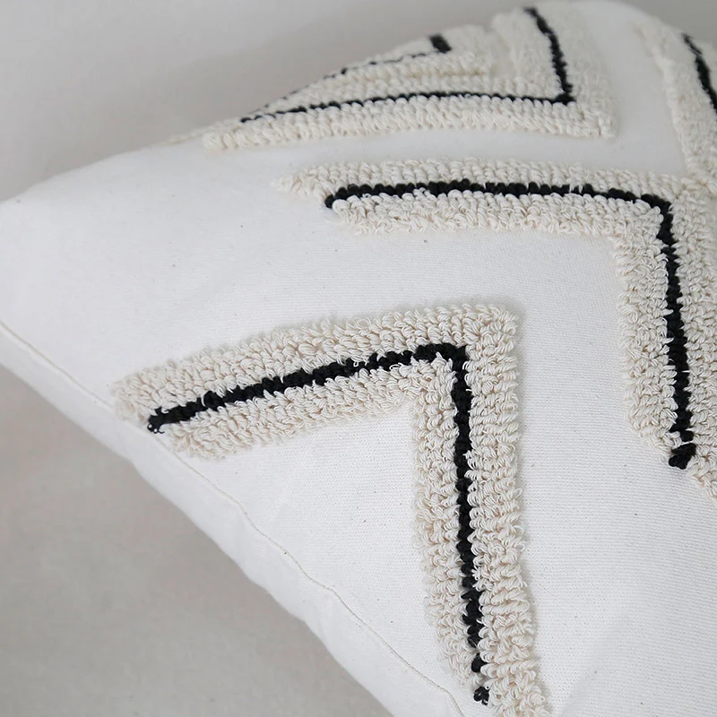 Handgefertigtes Boho-ge tuftetes Baumwollquadratkissenbezug mit Fransenquasten-Ecken und erhabener X-Textur