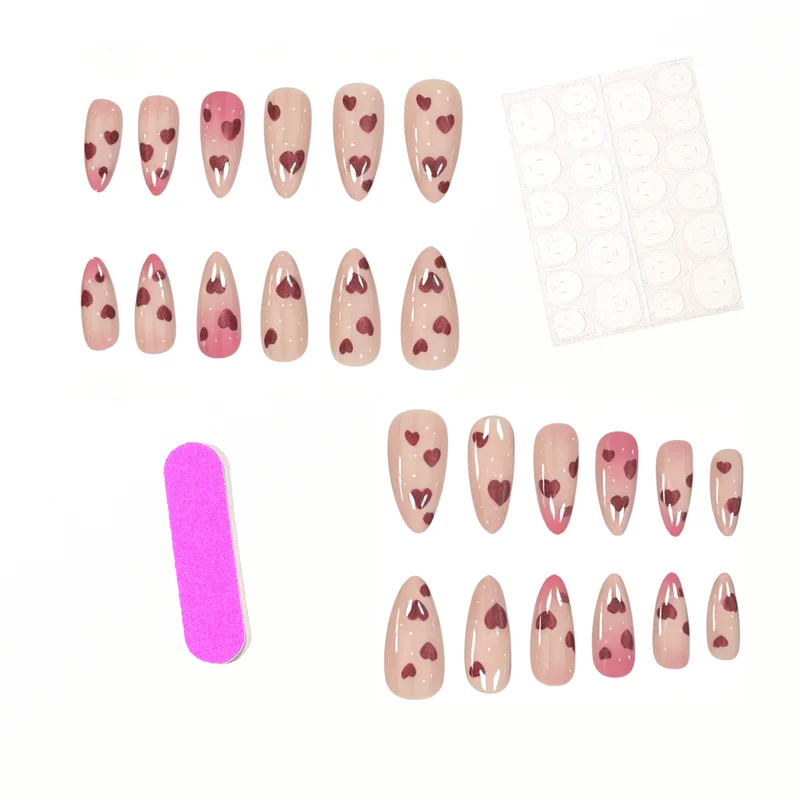 Dekorative Herz-Nagelverzierungen Karnz