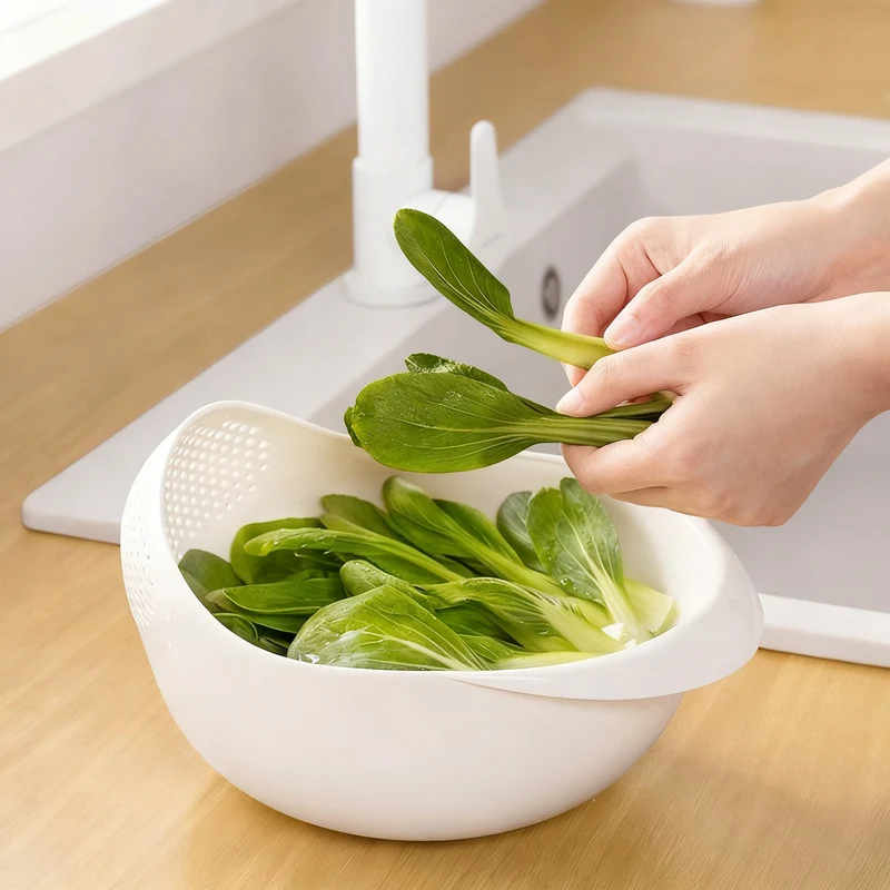 Plastic sieve basket for washing and draining