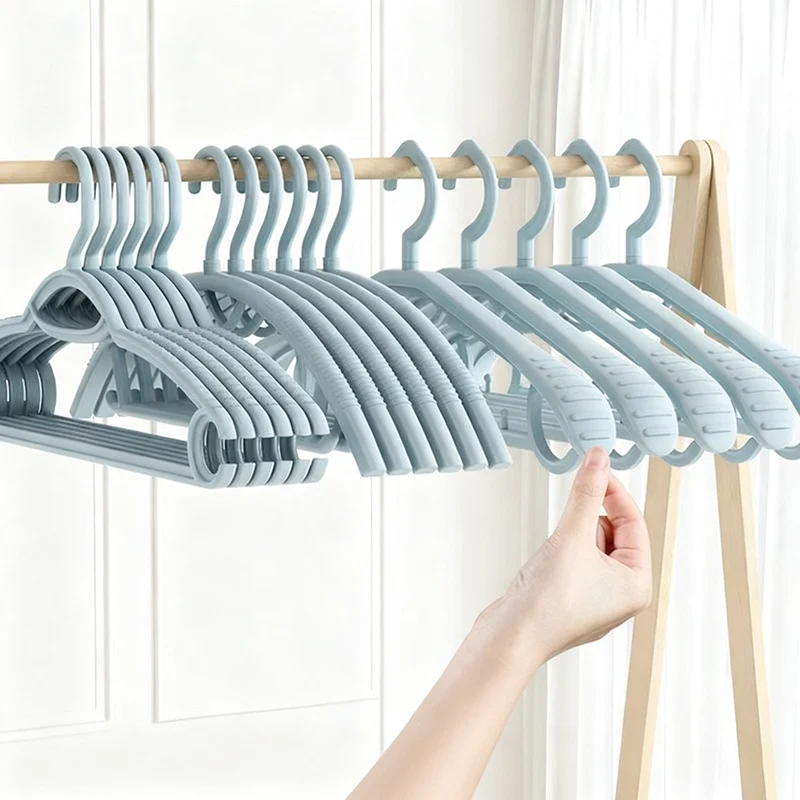 Plastic hanger, non-slip, scratch-free
