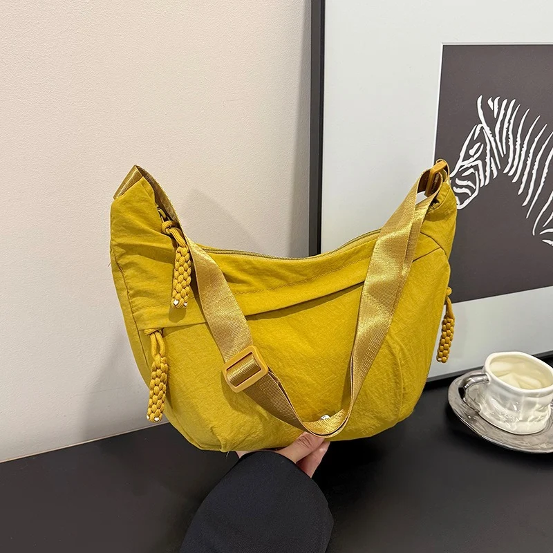 WoCasual Sling Schultertasche Karnz