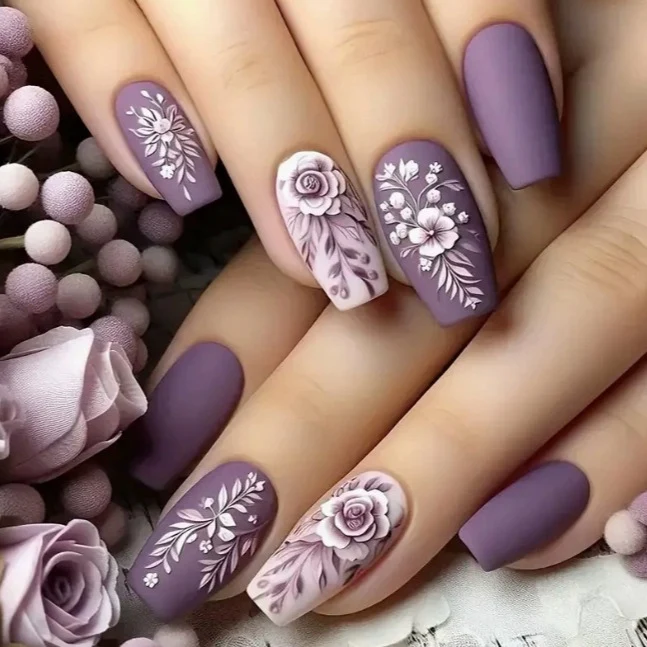 Florale Matte Acryl Nagelkunst Karnz
