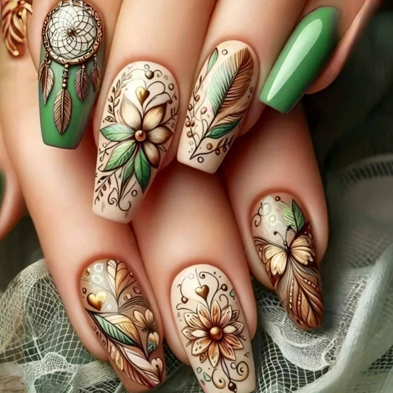 Florale inspirierte artikulierte Nagelverzierungen Karnz