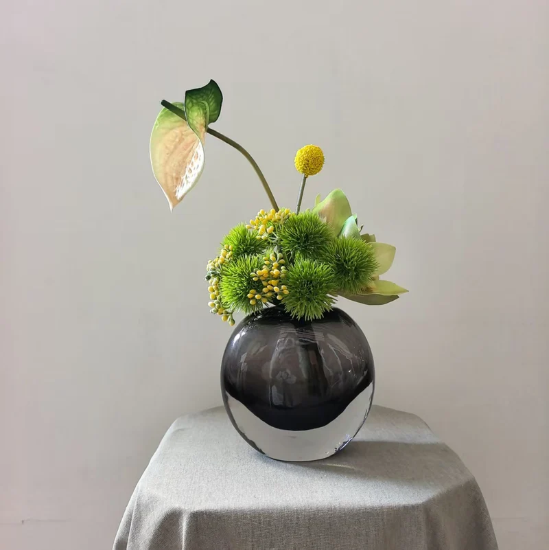 Lifelike Floral Handheld Bouquet