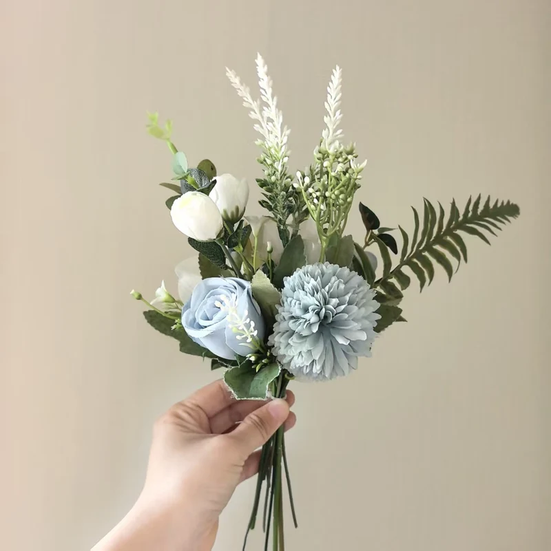 Lifelike Floral Handheld Bouquet