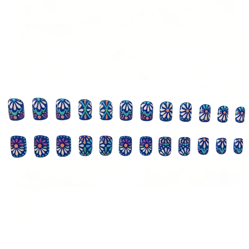 Florale dekorative Nagelkunst Verzierungen Karnz
