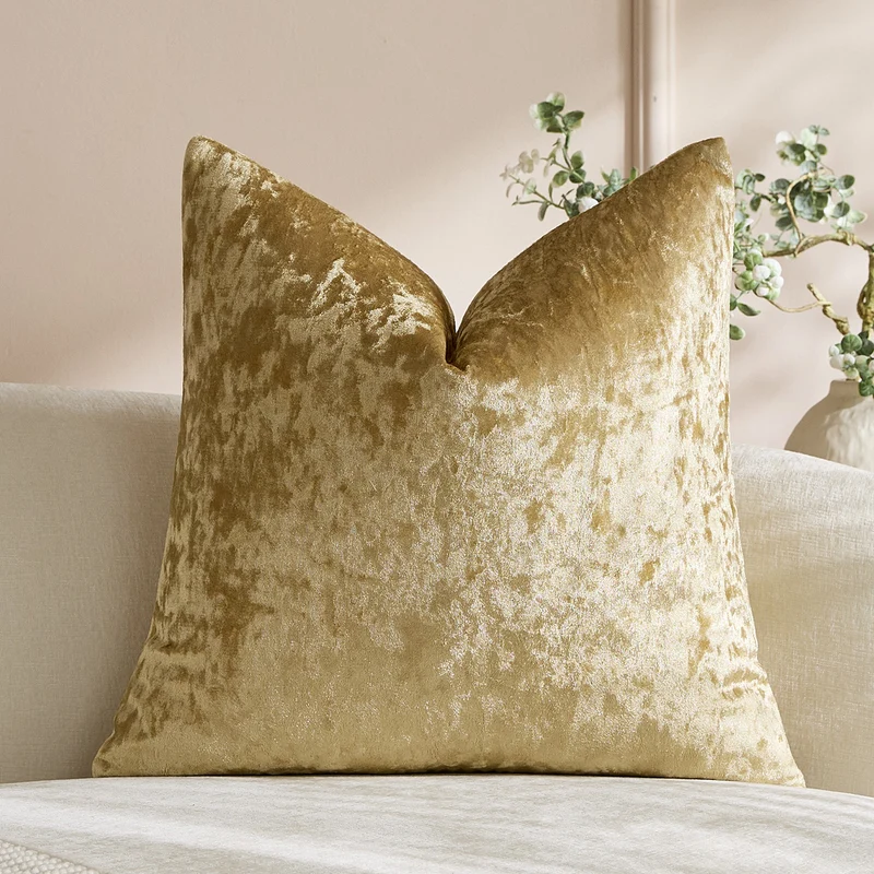 Luxurious Crushed Velvet Square Cushion Cover with Plush Faux-Fur Texture and Invisible Zip