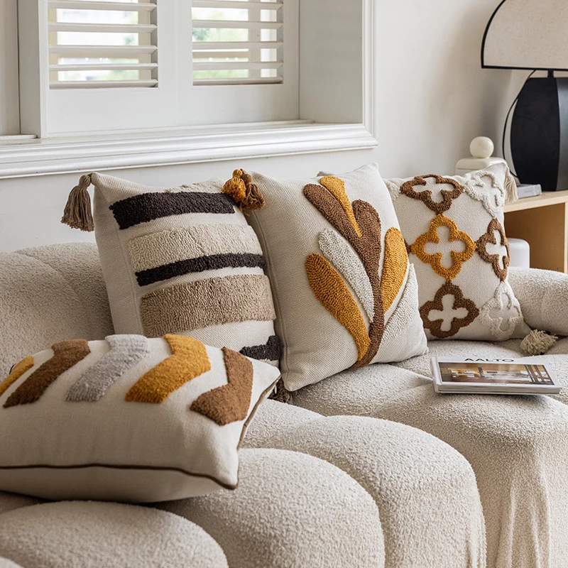 Tufted Quatrefoil Cotton Throw Pillow Cover with Corner Tassels and Hidden Zipper