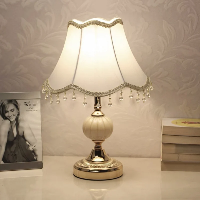 Vintage Floral Shade Table Lamp