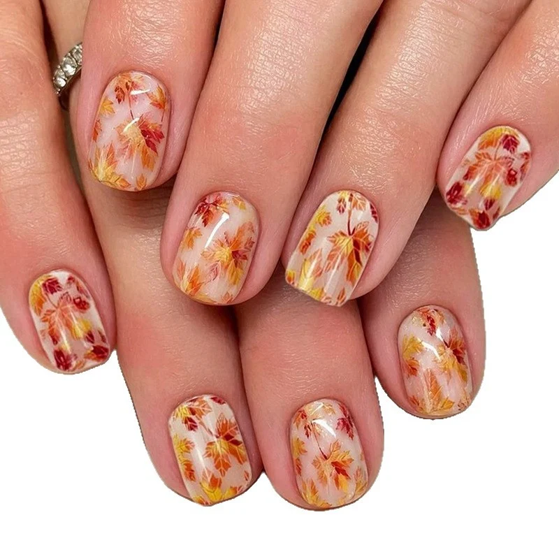 Herbst-inspirierte Blattdruck-Nagelkunst Karnz