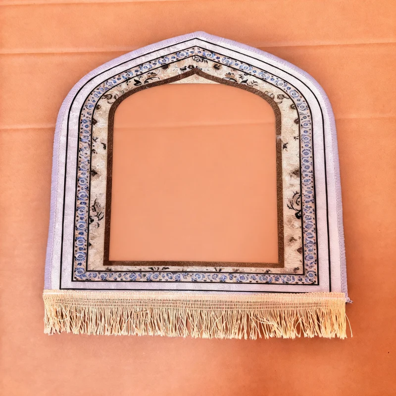 Prayer mat with geometric pattern