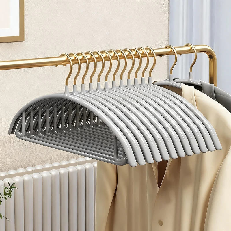 Plastic hanger with non-slip grip