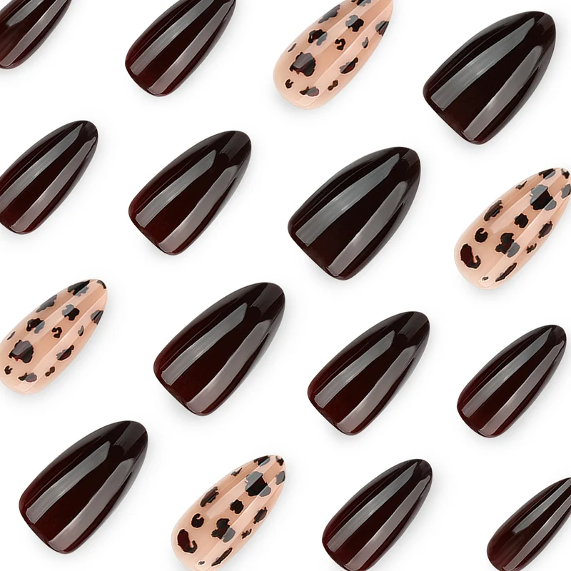 Kunstvolle Nagelverlängerungen mit elegantem Tierdesign Karnz