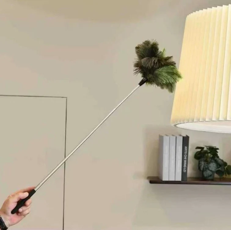 Extendable ostrich feather duster, 120 cm