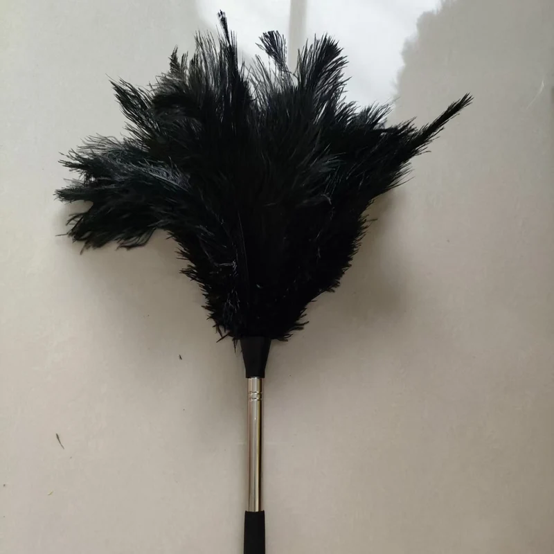 Extendable ostrich feather duster, 120 cm